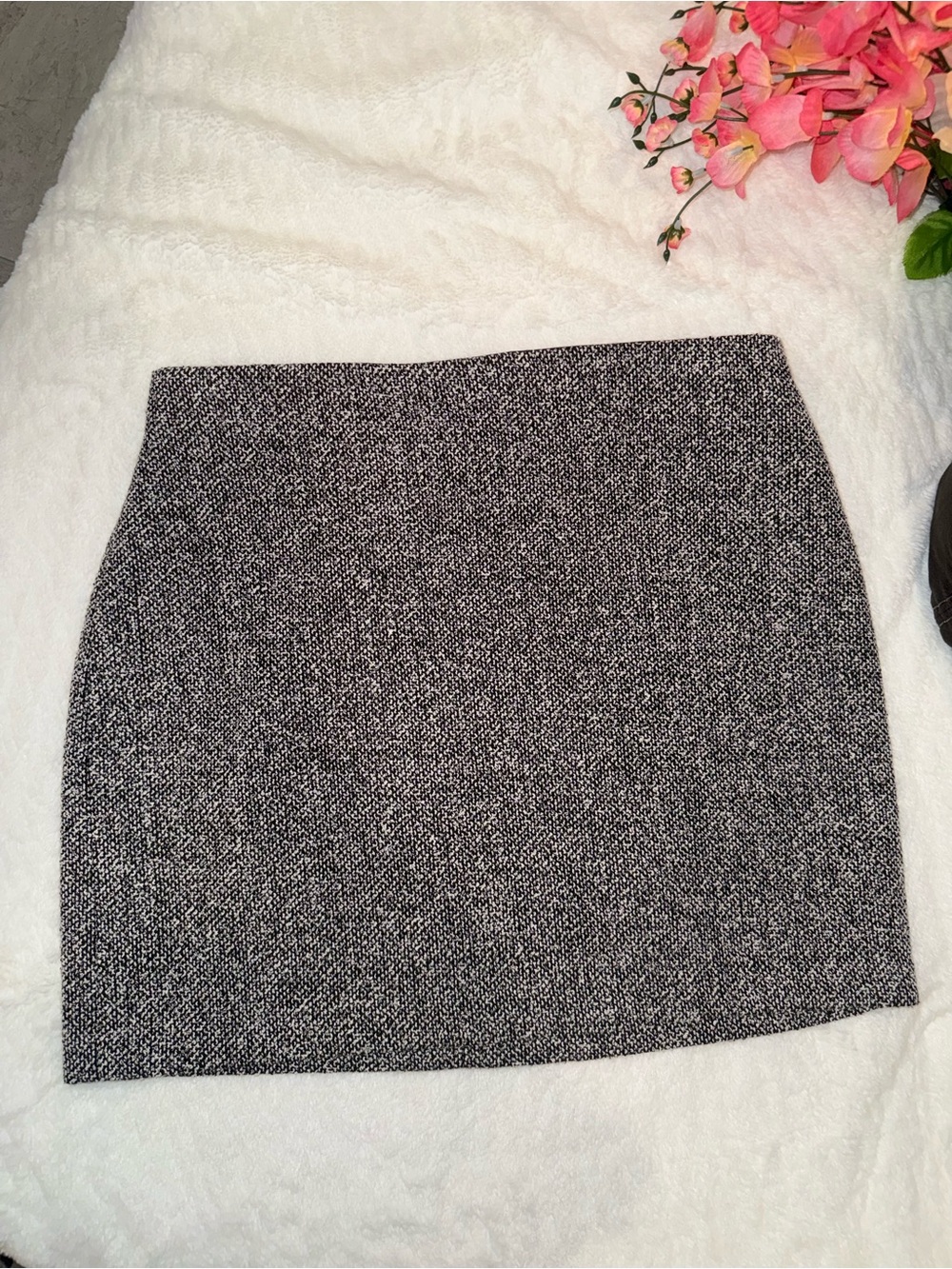 H&M Black and White Tweed Mini Skirt Size 6